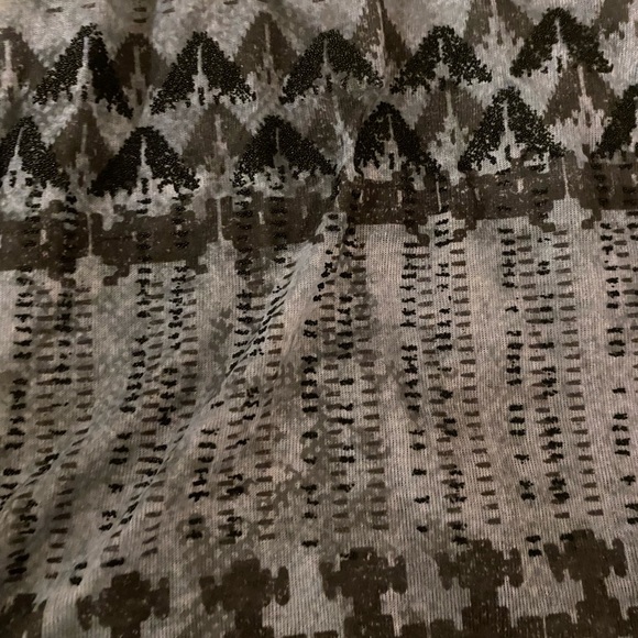 EUC Guess by Marciano women’s sleeveless top in size small!! - Picture 6 of 6